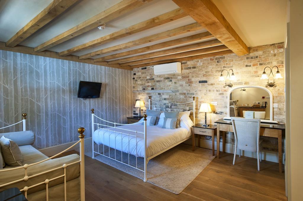 The Fox By Greene King Inns Bury St. Edmunds Room photo